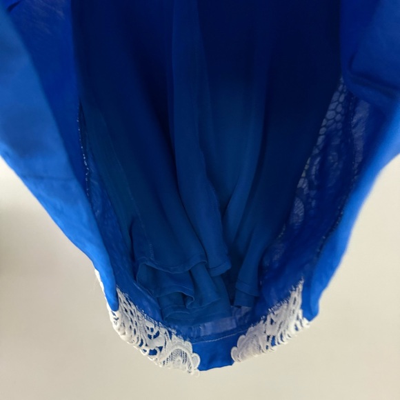 Muse Blue with White Crochet Detail Silky Sleeveless V-Neck Dress size 6 - Picture 7 of 8